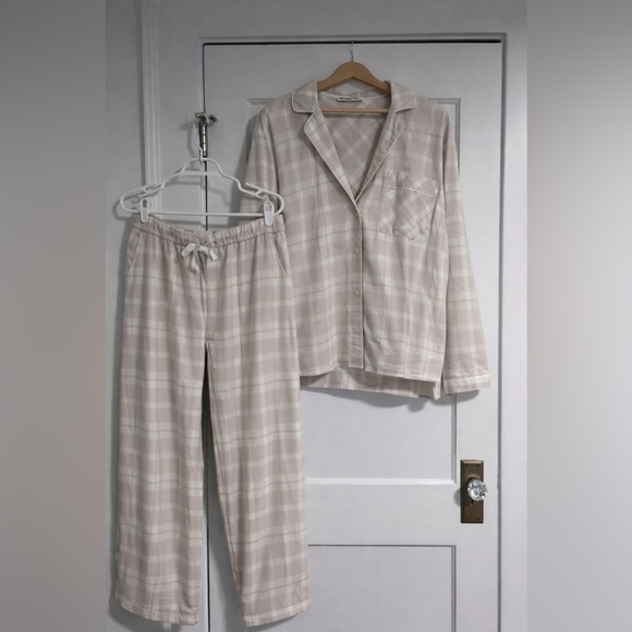 Abercrombie & Fitch Other - Abercrombie & Fitch Plaid Pajama Set - Cream and Gray